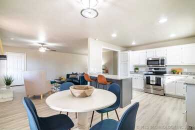 1600 N Hickory Ct, Broken Arrow, OK 74012 - photo 7