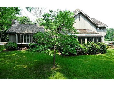 407 Round Hill Rd, Greenwich, CT 06831 - photo 2