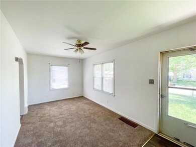 2619 57th St, Des Moines, IA 50310 - photo 6