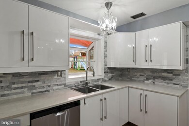 3902 Woodhaven Ln, Bowie, MD 20715 - photo 4