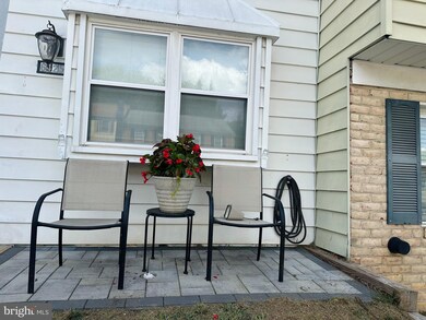 6425 Lincoln Ct, Glen Burnie, MD 21061 - photo 2