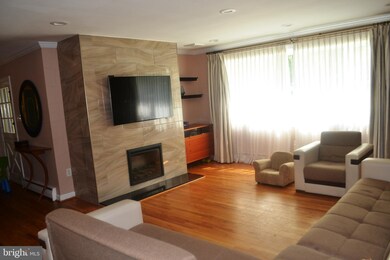 916 W Maple Dr, Southampton, PA 18966 - photo 6