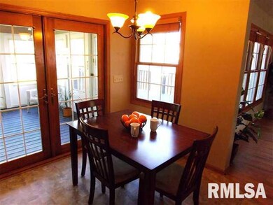 4415 N Oak St, Davenport, IA 52806 - photo 7