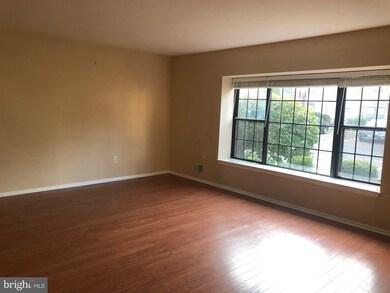 21 Tynemouth Ct, Trenton, NJ 08691 - photo 4