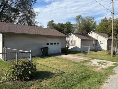 1000 S Oak Ave, Aurora, MO 65605 - photo 3