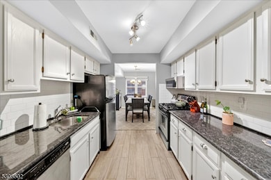 300C Alpine Way unit C, Woodbridge, NJ 07095 - photo 6