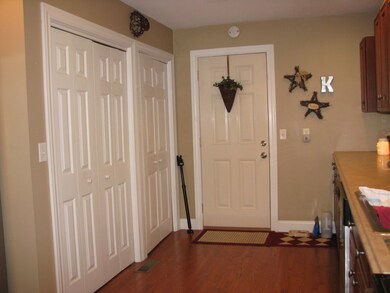 305 S Embarras Ave, Tuscola, IL 61953 - photo 7