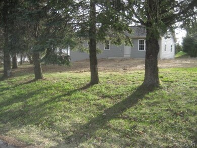 541 E Dannersville Rd, Bath, PA 18014 - photo 4