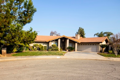 490 Alice Ave, Porterville, CA 93257 - photo 2