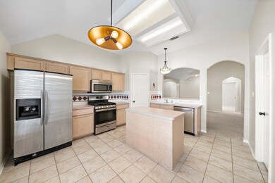 12003 Viola Ct, Pinehurst, TX 77362 - photo 4