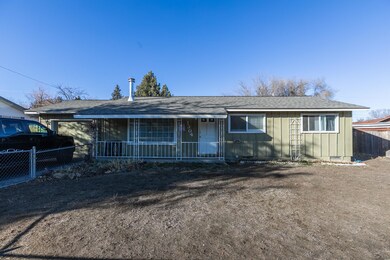 1304 NE Hollinshead Dr, Bend, OR 97701 - photo 4