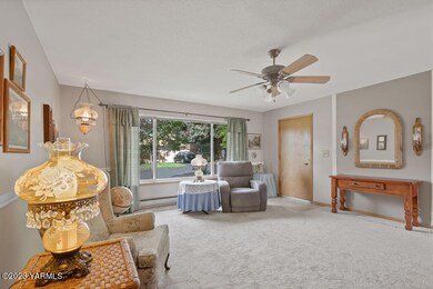 7606SummitviewAveUnit15-6