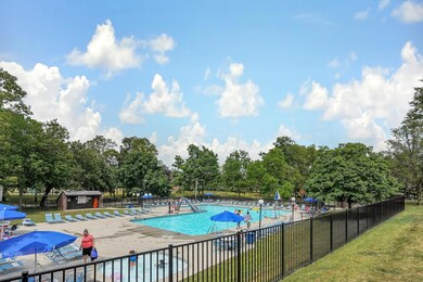 548 Pamlico St, Columbus, OH 43228 - photo 4