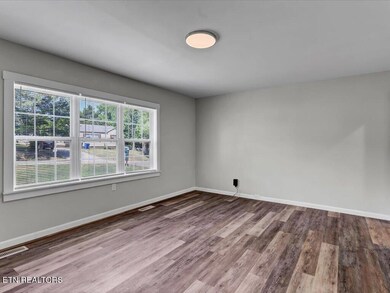 329 E Hillcrest - 3