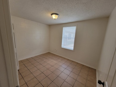7124 Avenue I unit 2, Houston, TX 77011 - photo 2