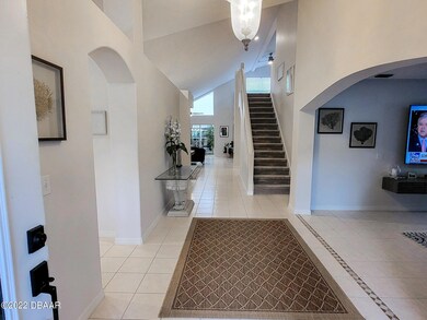 1824 Eagle Crest Front Foyer (1)