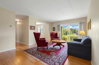 6223 Lakepark Ln unit A, Willowbrook, IL 60527 - photo 2