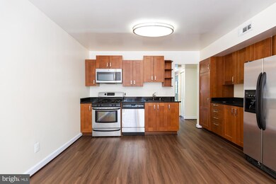 1670 Parkcrest Cir unit 201, Reston, VA 20190 - photo 6