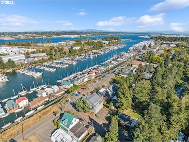 2 NE Bridgeton Rd, Portland, OR 97211 - photo 4