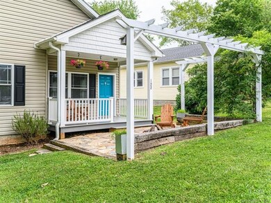 122 Round Top Rd, Asheville, NC 28803 - photo 3