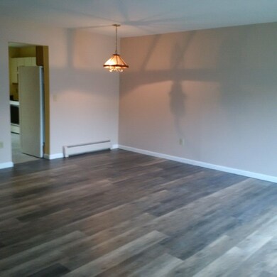 J6 Stonehedge Dr, South Burlington, VT 05403 - photo 3