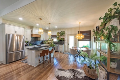Open concept kitchen & Dining