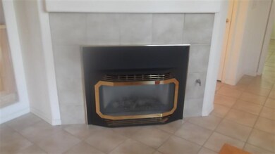 ACTUAL GAS FIREPLACE WITH BLOWER!  NOT JUST FOR LO