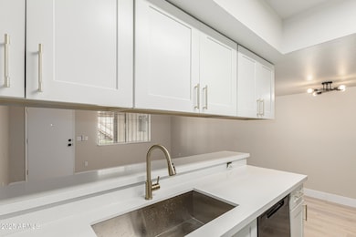 8838 N 8th St unit B12, Phoenix, AZ 85020 - photo 5