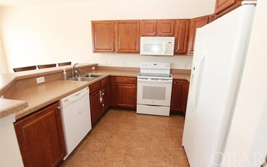 1800 Saint David St unit B2, Kill Devil Hills, NC 27948 - photo 4