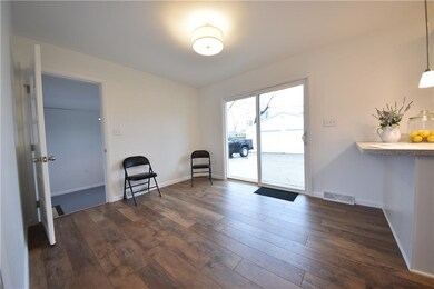 593 Daugherty St, Columbus, IN 47201 - photo 7