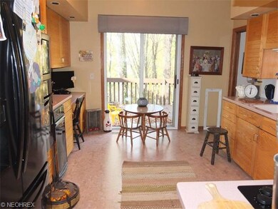Eat-in kitchen