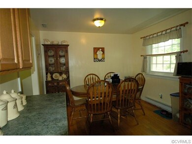 kitchen w/ good counter top and cabinet space