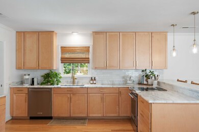 832 Robert e Lee Blvd, Charleston, SC 29412 - photo 7