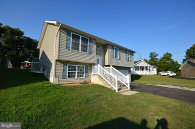 212 Freight Car Cir, Bunker Hill, WV 25413 - photo 6