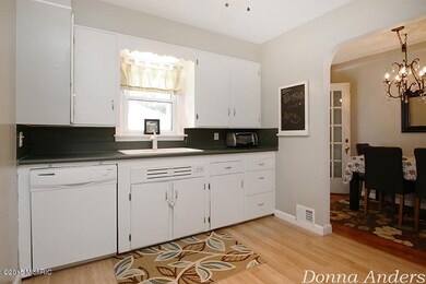 945 Beechwood St NE, Grand Rapids, MI 49505 - photo 4