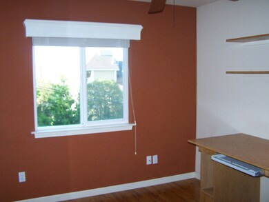 Bedroom 2/Office