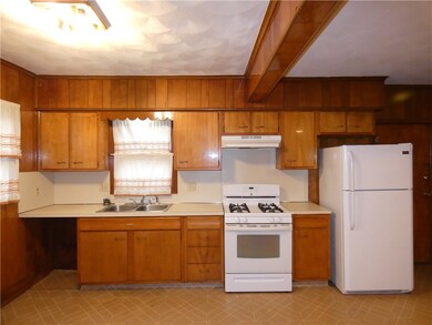 73 Coyle Ave, Pawtucket, RI 02860 - photo 2