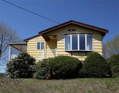 193 Pine Hill Cir, Waltham, MA 02451 - photo 2