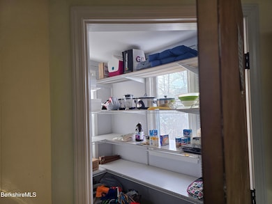 292 West St, Pittsfield, MA 01201 - photo 7