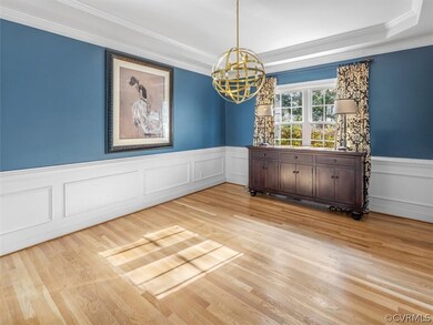 Elegant chair railing and crown molding
