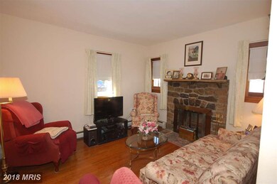 400 S 12th St, Purcellville, VA 20132 - photo 3