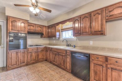 209 Lakeshore Dr, McMinnville, TN 37110 - photo 7