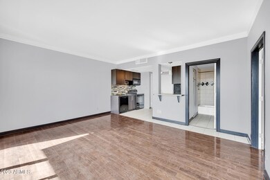 4750 N. Central 9E-2