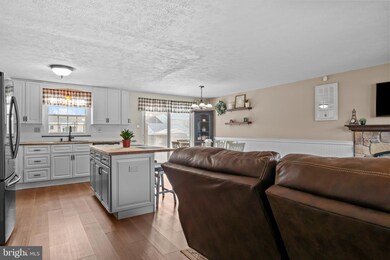 408 Justice Ln, Morrisville, PA 19067 - photo 4