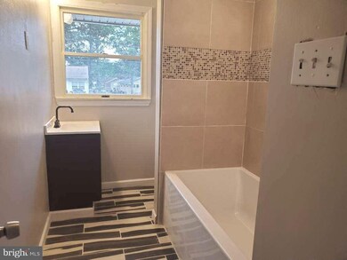 17 Glen Mawr Dr, Ewing, NJ 08618 - photo 4