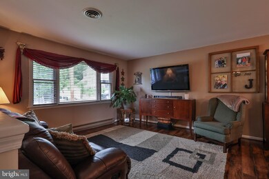 120 Diamond St, Slatington, PA 18080 - photo 4