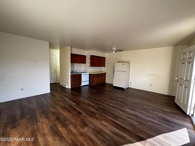 4251 N Viewpoint Dr unit 4, Prescott Valley, AZ 86314 - photo 3