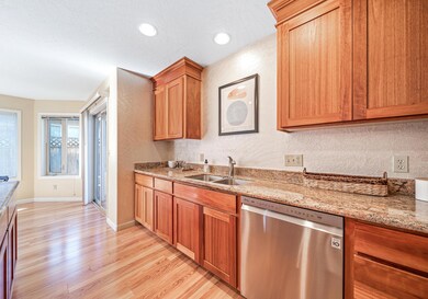 Stainless Appliances, Under-Mount Sink
