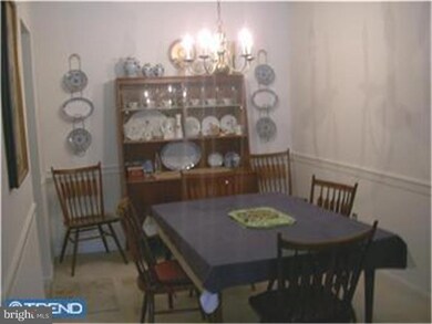 101 Woodstream Dr, Norristown, PA 19403 - photo 2