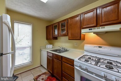 11962 Cardamom Dr unit 11962, Woodbridge, VA 22192 - photo 5